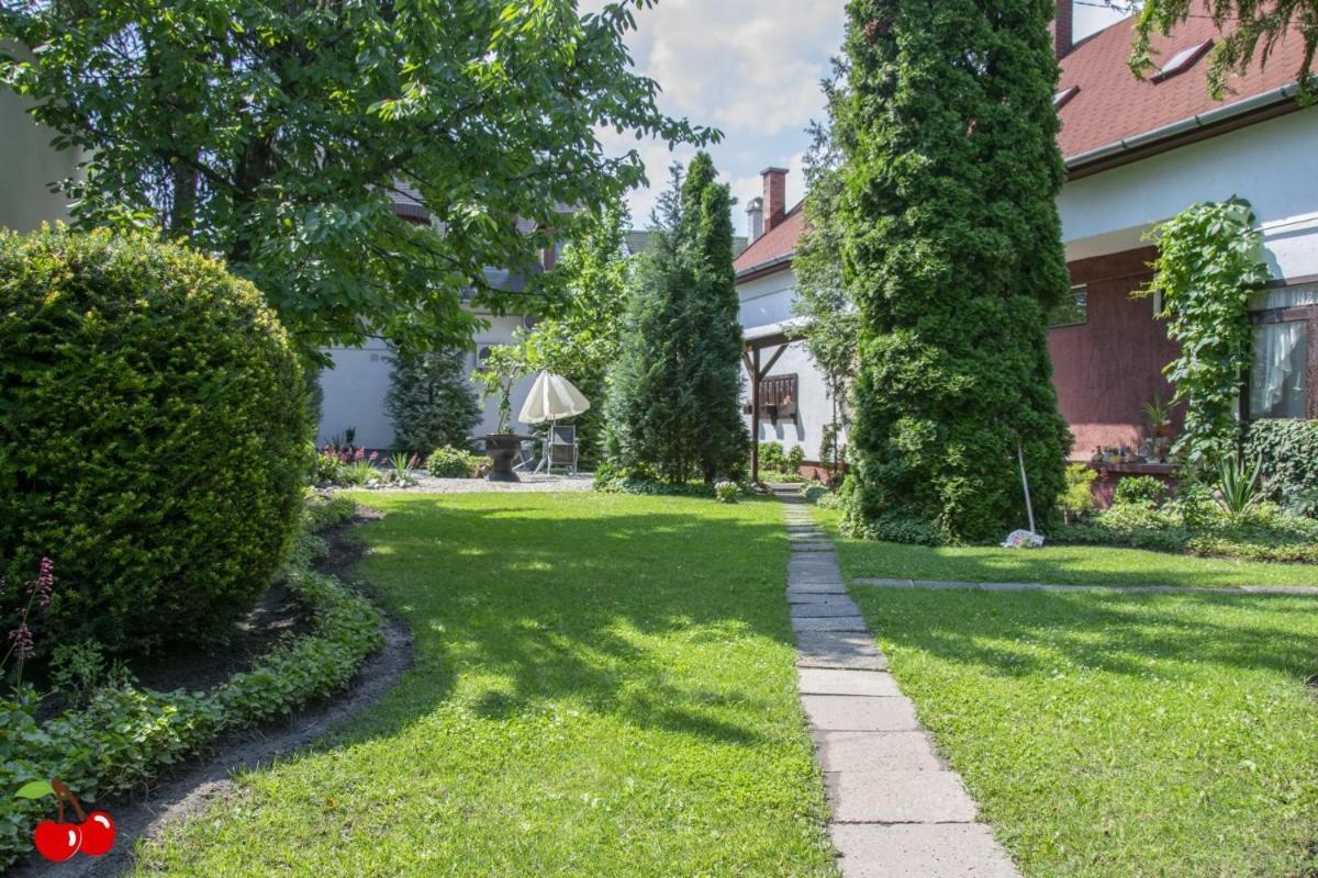 Ket Cseresznye Vendeghaz Siófok Exteriér fotografie